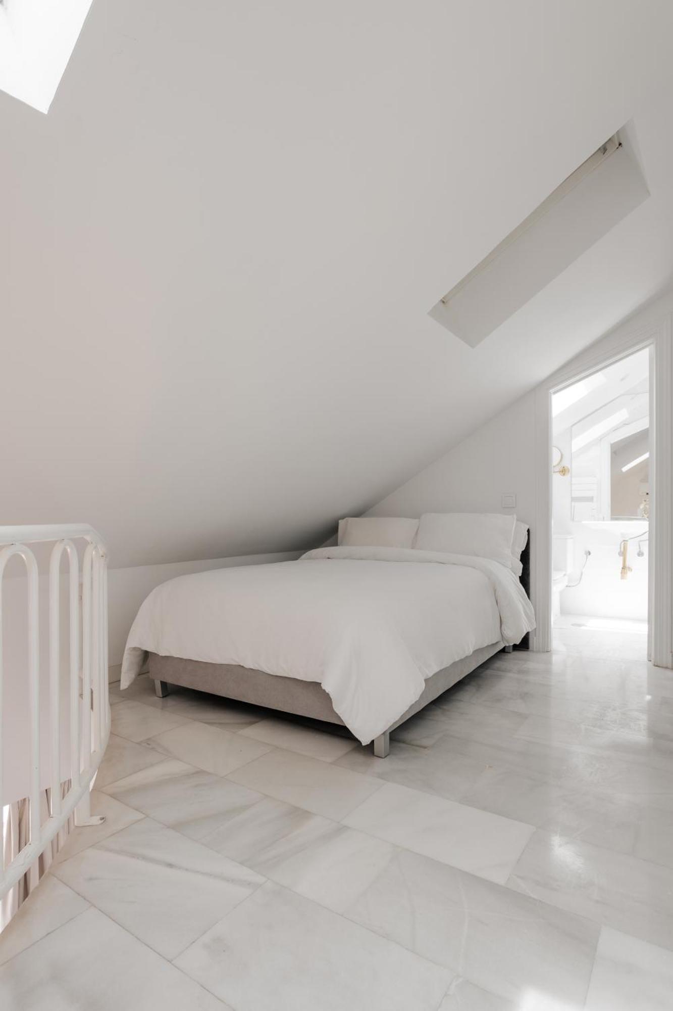 Sonder Santa Ana Aparthotel Madrid Exterior photo